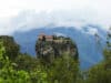 Les plus belles visites culturelles en Grèce pour un voyage sur mesure Vue panoramique d'un monastère religieux sur la montagne dans le village de Meteora en Grèce